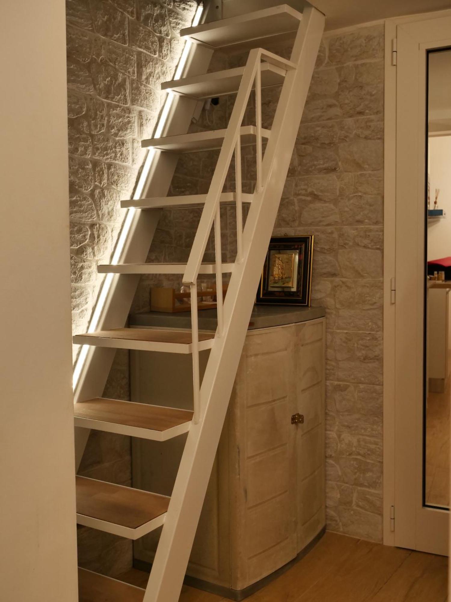 Mirosa Mini Loft Home Self Check In Bari Bagian luar foto